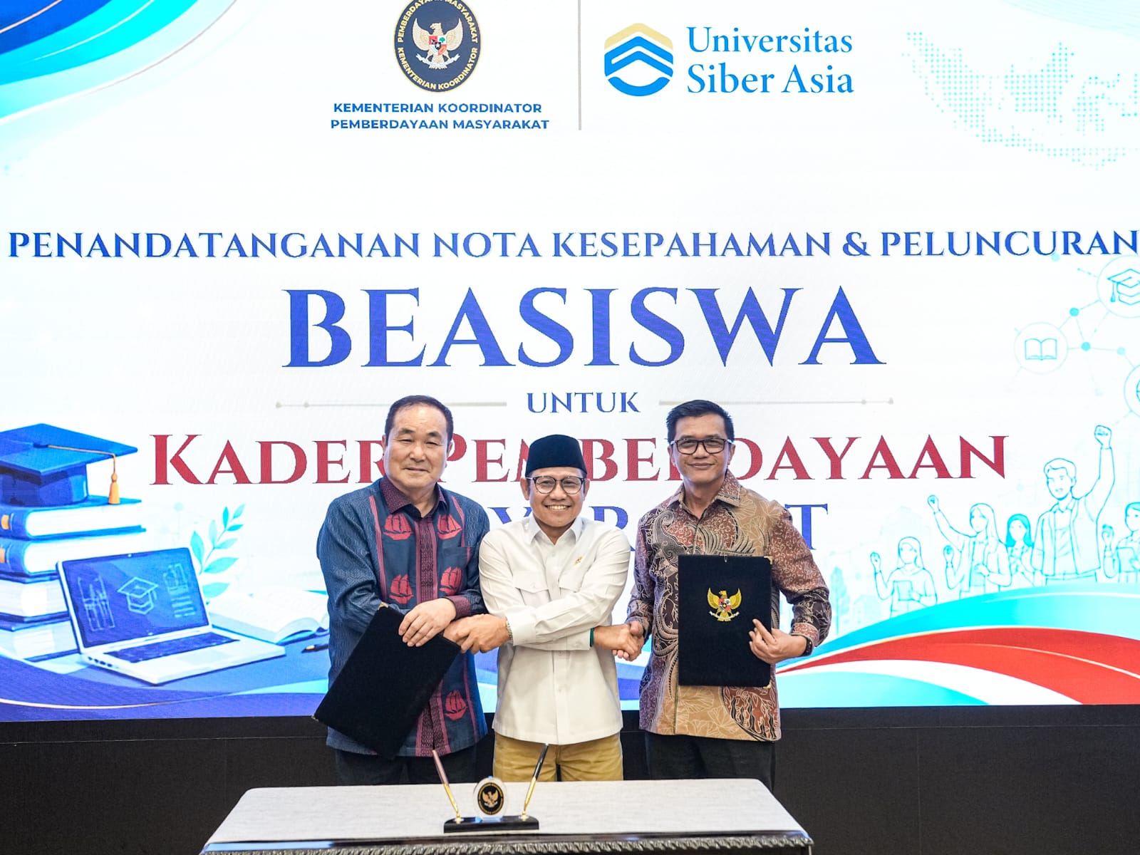 Kementerian Koordinator bidang Pemberdayaan Masyarakat bersama Universitas Siber Asia (UNSIA) menandatangani kerjasama di bidang pendidikan untuk mendukung agenda pemberdayaan masyarakat di Jakarta, Selasa (30/06/2026).