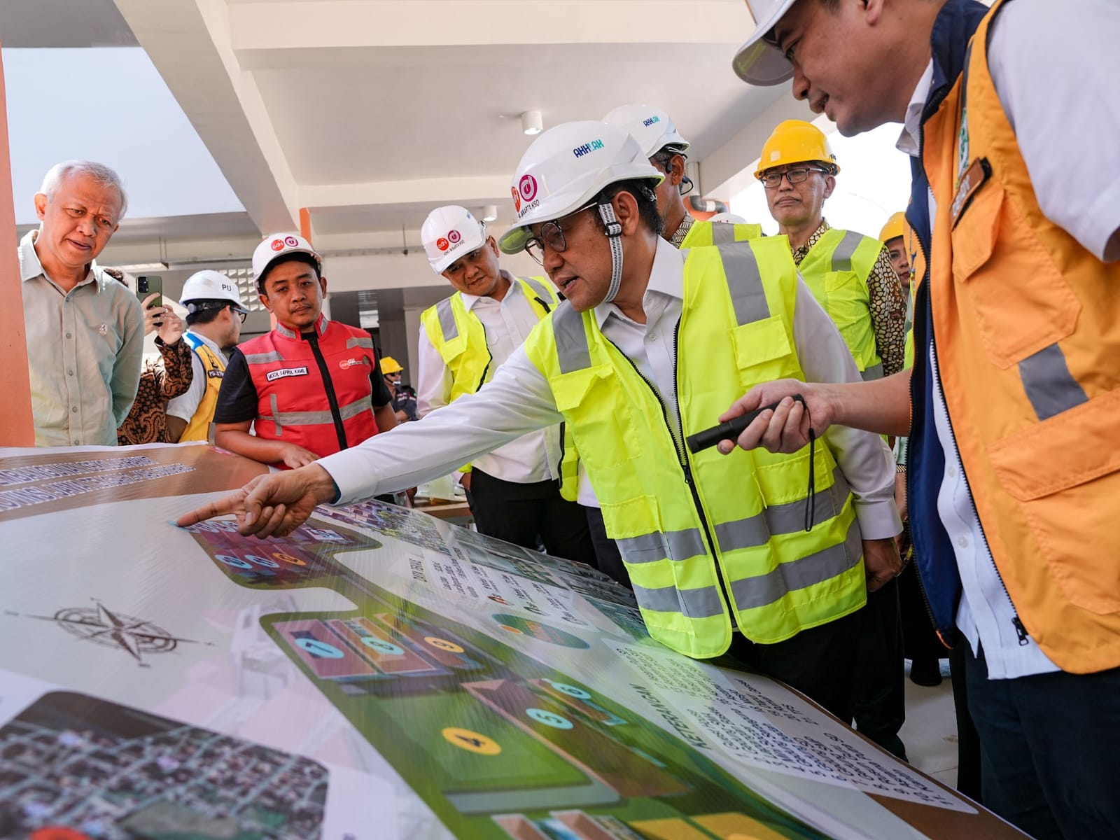 Pastikan Pendidikan Gratis Berkualitas Segera Dimulai, Menko Muhaimin Tinjau Sekolah Rakyat Sukoharjo, Jawa Tengah, Kamis (02/07/2026).