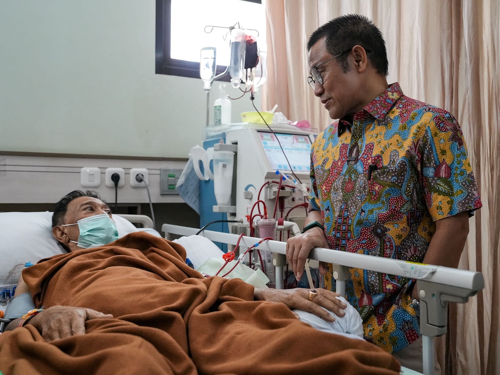 Menko Muhaimin Tinjau Pelayanan bagi Pasien Peserta BPJS, Termasuk Pasien Penyakit Katastropik yang Jalani Hemodialisis di RSUP Prof. Ngoerah, Denpasar, Bali, Rabu (08/07/2026).